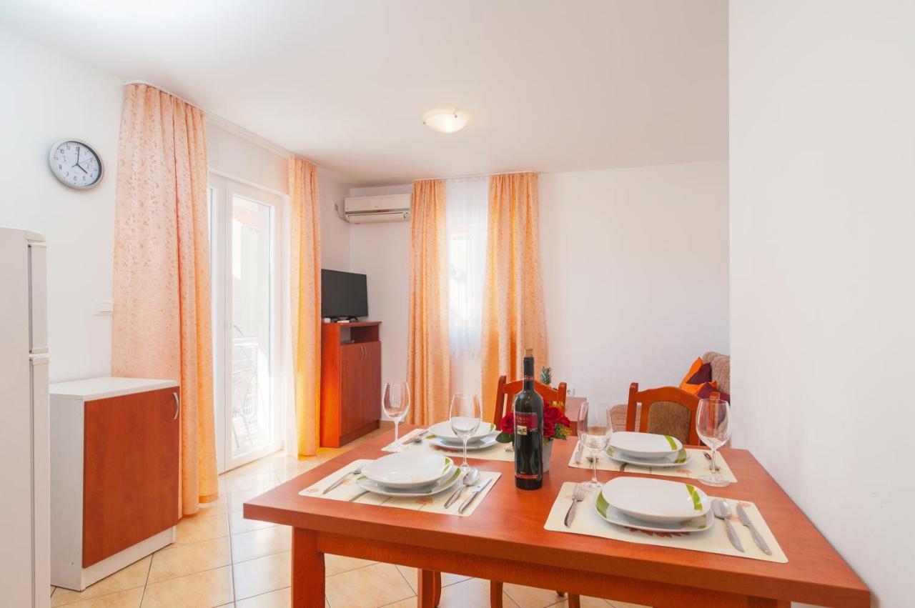 Apartments Island Beat Supetar Room photo