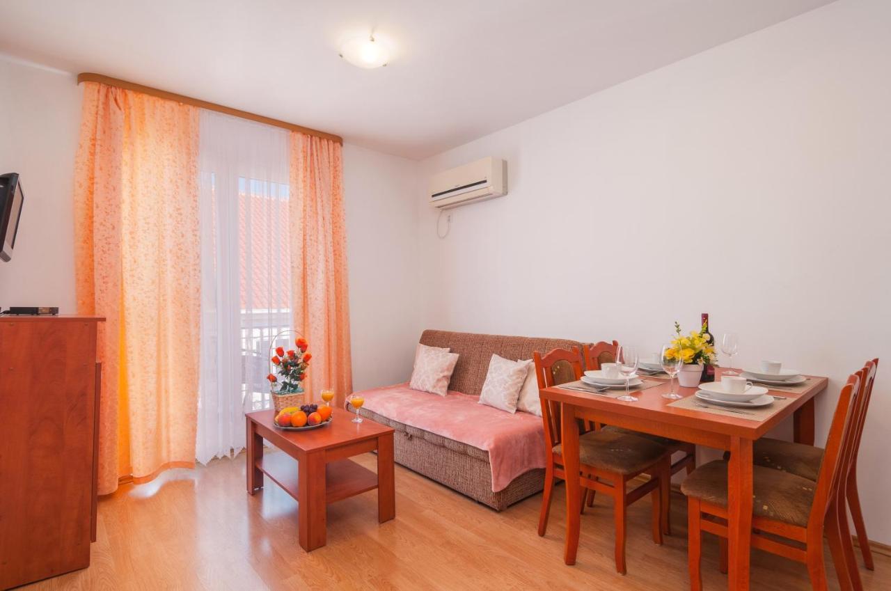 Apartments Island Beat Supetar Exterior photo
