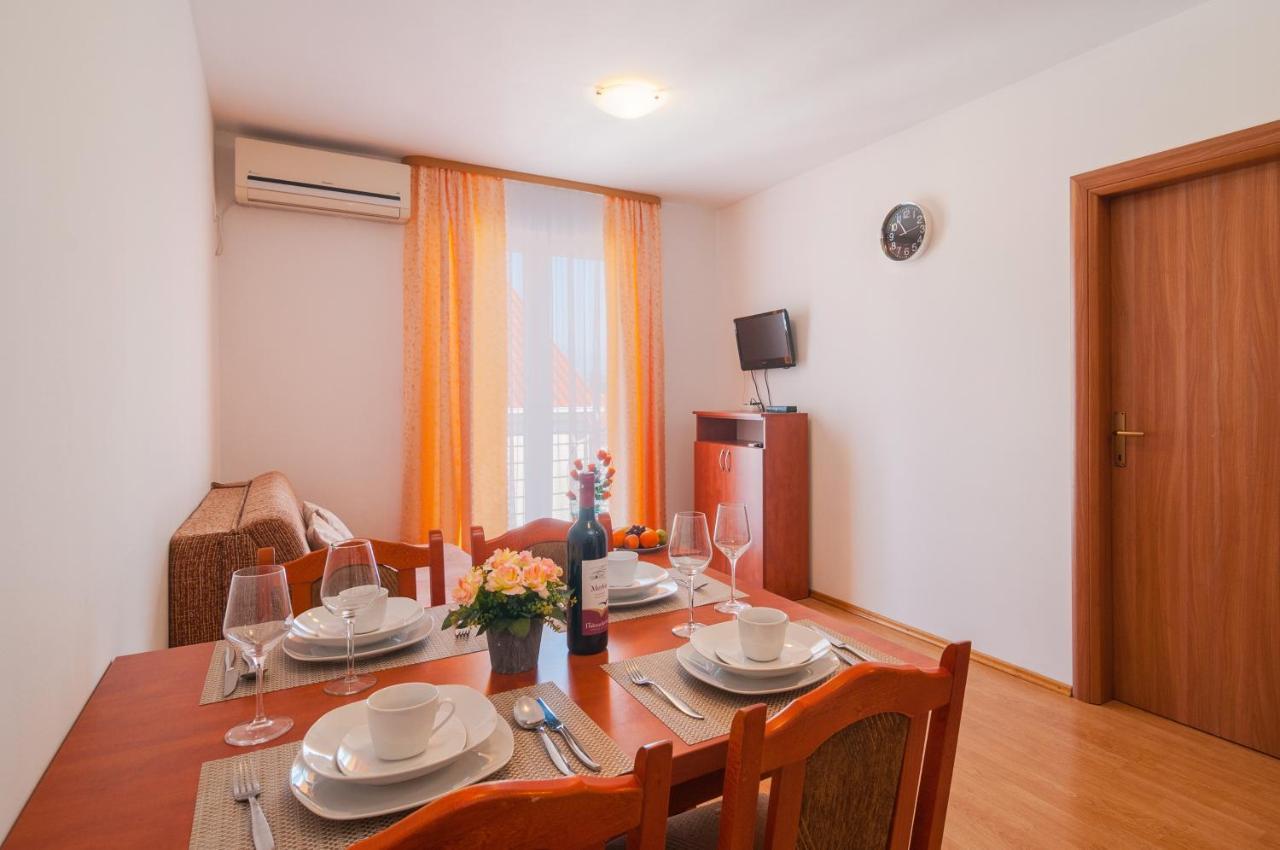 Apartments Island Beat Supetar Exterior photo